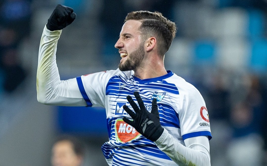 CroatiaFooty's tweet photo. According to Germanijak, Dinamo has a buy back clause in Marko Soldo's contract, which is reportedly worth around €1m.
So Dinamo could bring him back and sabotage Osijek's sale of Soldo to Rangers, which would be worth more than his buy back clause.
#Soldo #Dinamo #Rangers #Osijek