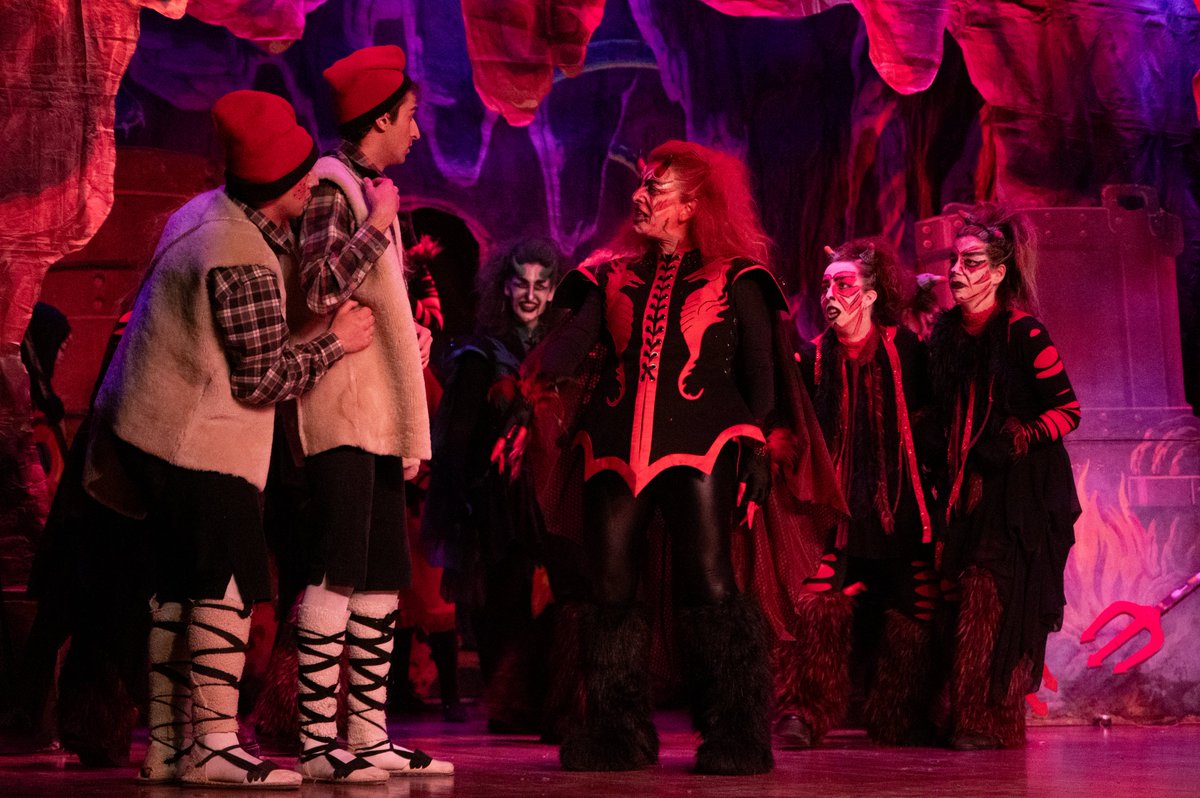 PastoretsSuria's tweet photo. Els nous vestuaris infernals s'estrenaran el dia de Nadal, així que no us ho perdeu i veniu a veure-ho en viu i en directe! 🎭
🎫 Entrades disponibles a https://t.co/7OrXsqZfie, i presencialment, a la botiga Milar Reguant Agut.
📷 Martí Beltran
#PastoretsSúria #PastoretsCat https://t.co/Na9tgtLI5K