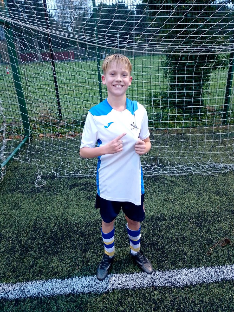 Y7 progress further into the National Cup with a R6 victory against Enfield Grammar!

A tight match saw them 1-0 victors with a goal from Louie S and MOTM going to Charlie S

⚽️🏆