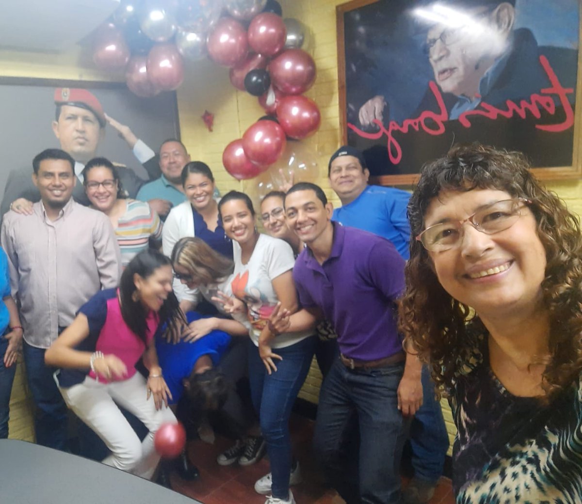 Colocha San🇳🇮 (@colochasan) on Twitter photo Happy birthday mi bella <a href="/melek_luna/">❈🅜🅔🅛🅔🅚 🅛🅤🅝🅐៚🇳🇮</a> 🥳🥳🥳 que Dios te bendiga y te conceda todos los anhelos de tu corazón. Tus herman@s, queremos mucho ❤️🖤✊️
<a href="/Stephanne_H/">StephanneH🌼</a>
#SoyUnaChimbomba 🤭🥰 Happy birthday mi bella <a href="/melek_luna/">❈🅜🅔🅛🅔🅚 🅛🅤🅝🅐៚🇳🇮</a> 🥳🥳🥳 que Dios te bendiga y te conceda todos los anhelos de tu corazón. Tus herman@s, queremos mucho ❤️🖤✊️
<a href="/Stephanne_H/">StephanneH🌼</a>
#SoyUnaChimbomba 🤭🥰