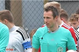 SrAnsetzungen's tweet photo. 2. Bundesliga, 16. Spieltag
1. FC Magdeburg - SC Paderborn 07 (Sa., 13 Uhr)
🙎🏼♂️: Lukas Benen
🚩: Luca Jürgensen
🚩: Stefan Zielsdorf
4⃣ : Mitja Stegemann
🖥️ : Markus Schmidt
🖥️ : Oliver Lossius
#Benen #FCMSCP #2Bundesliga https://t.co/kGDHLfPoic