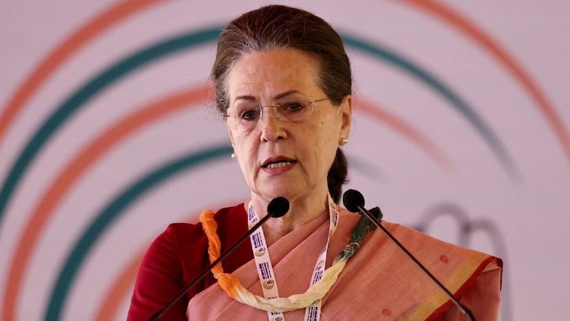 Sonia Gandhi ji was diagnosed with Cancer in 2012, it took 2 years for her to recover.

- Manishankr Iyer in his book 💔