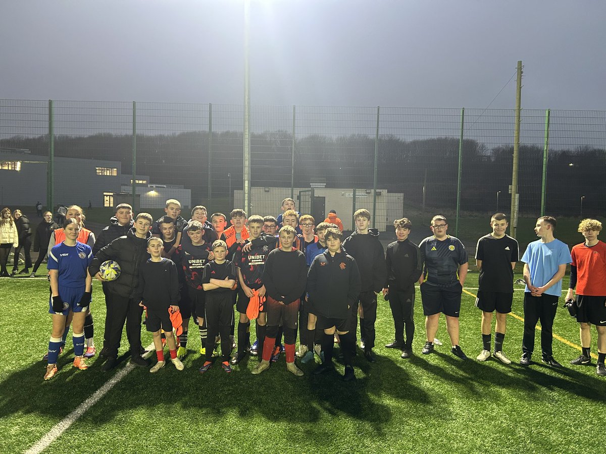 Well done to all of the pupils that took part in the S3 V S4 match this afternoon 👏 👏 👏 ⚽️ <a href="/Auchenharvie/">Auchenharvie Academy</a>