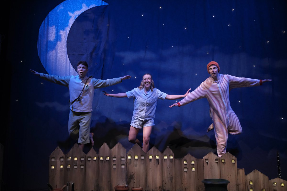 tuttifruttiprod's tweet photo. New photos for Underneath a Magical Moon 😀🌙✨ https://t.co/hets70nrpN