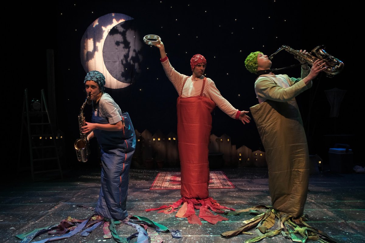 tuttifruttiprod's tweet photo. New photos for Underneath a Magical Moon 😀🌙✨ https://t.co/hets70nrpN