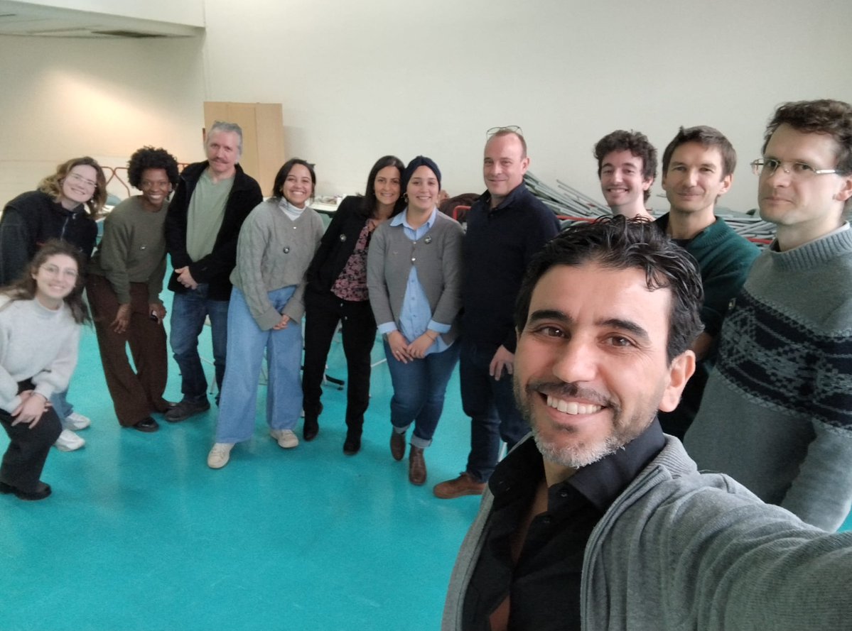 IBENS_ENS's tweet image. Merci à tous les participants pour ce #DECLICS2024 @CercleFSER. Super moment de partage entre chercheurs, doctorants et ingénieurs avec les élèves de Terminale du lycée Condorcet de Montreuil, très curieux et intéressés à découvrir le milieu de l&apos;#IBENS @IMACHEM_IBENS