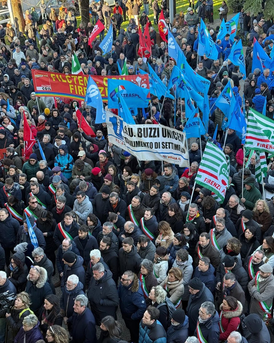 La sicurezza sul lavoro è un diritto, non un privilegio. A Calenzano per ricordare le vittime di un’altra tragedia sul lavoro. Impegniamoci per un 2025 in cui la sicurezza sia al centro di ogni attività produttiva. Così potremo onorare le vittime e costruire un futuro più giusto.