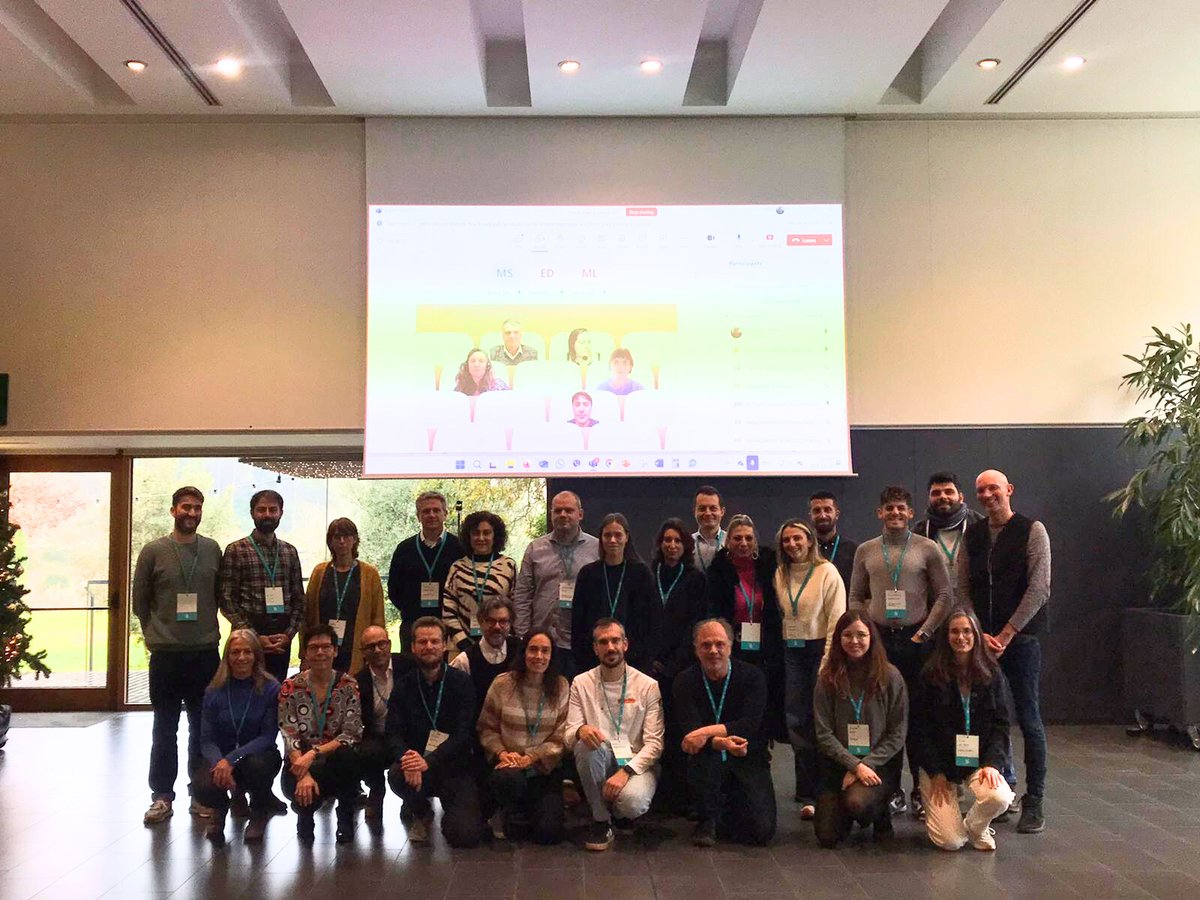 Delicious tweet media