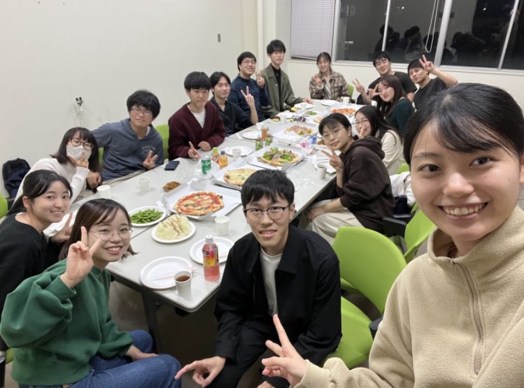 tkb_kazaguruma's tweet photo. 筑波大学に合格された皆さん、おめでとうございます🌸

かざぐるまは「『ここが好き』といえるまちを作る」を理念に地域の方と大学生を繋ぐ架け橋になるべく、まちづくり活動に取り組んでいる筑波大学の団体です

情報発信していくのでぜひフォローしてください！

#春からつくば 
#春から筑波 https://t.co/JvyISMLvKR