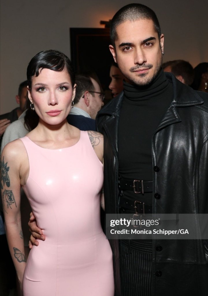 AxelRod2006's tweet image. THE HOTTEST COUPLE โค๏ธโ๐ฅ