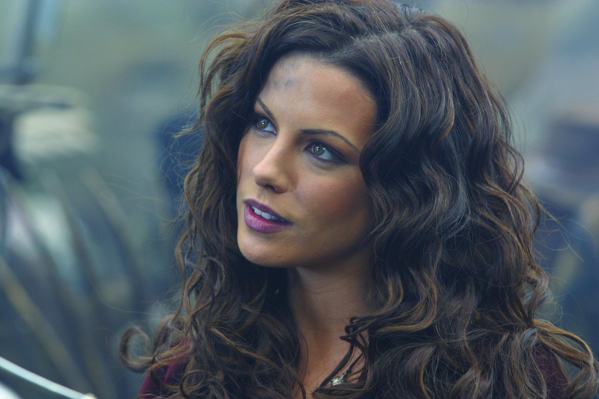 micheal_bohlken's tweet photo. @TheMovieScenes Kate Beckinsale in Van Helsing https://t.co/lZ485Mec33