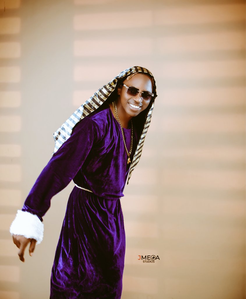 itsWillyWillz's tweet photo. ✓Do not stand in a place of danger expecting a miracle
Know how to think,not just what to think
A beautiful life isn't a perfect one™ !
#PunaCliamanagement!
#Superstar #Explore #Explorepage #Trending #Trend #Worldwide
#Ubuntu #UbuntuSounds #Willywillz #Hyperoyalwillywillz https://t.co/z59VegquOI