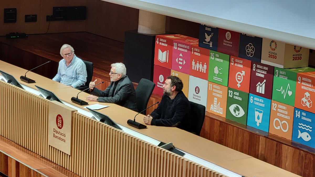 <a href="/diba/">Diputació de Barcelona</a> ➡️ El director d'Edificacions de la <a href="/diba/">Diputació de Barcelona</a>, Eloi Juvillà, i el director del documental, Alfons Par, han parlat de "la importància d'un edifici ple d'història i racons emblemàtics. Un recinte que ha viscut els canvis i les transformacions socials de la ciutat i que ha d'ajudar les