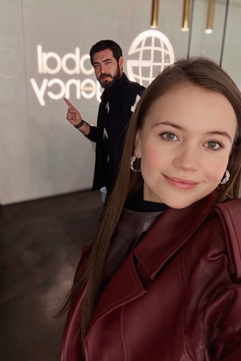SekerKiz770's tweet photo. çok özlemiştik sizi inkar edemeyiz..🥲

ne güzel geldiniz öyle iyi ki geldiniz..✨🤍

#YağmurYüksel • #BarışBaktaş https://t.co/V9wcVwJpJV