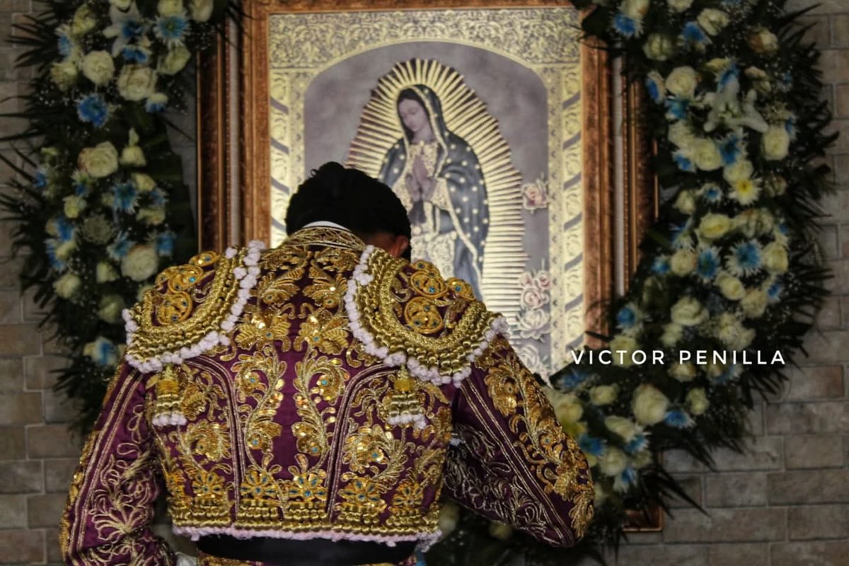 vmpenilla's tweet photo. Nuestra Señora de #Guadalupe, la #Virgen #torera de #México.
Los #toreros honran con veneración su imagen.
La #apoderada de México. https://t.co/5OMY4Ac9FZ