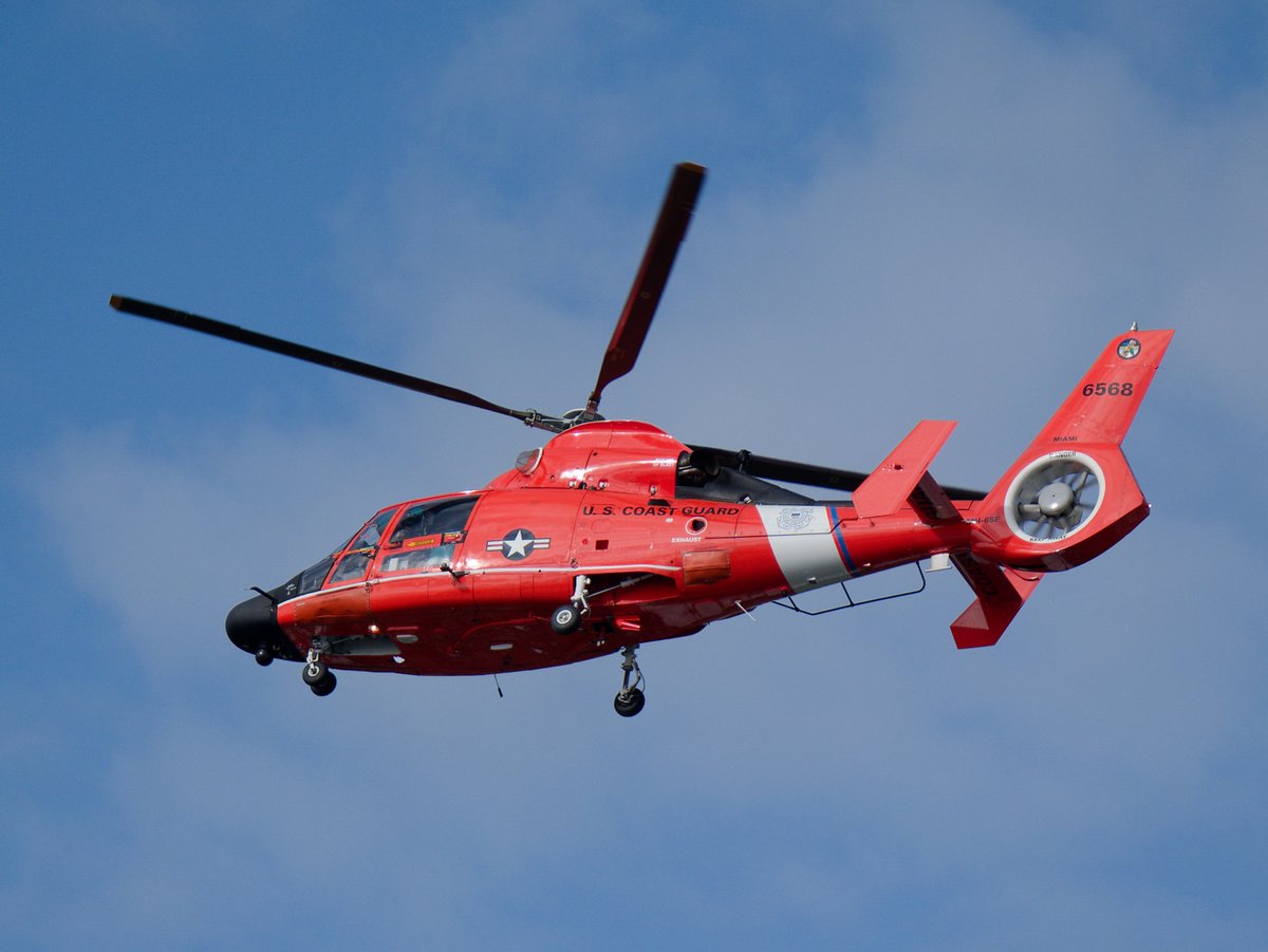 AlfaAndRomeo's tweet photo. Good morning! @USCGSoutheast #MH65 #FortLauderdale https://t.co/r7yINUFvW4