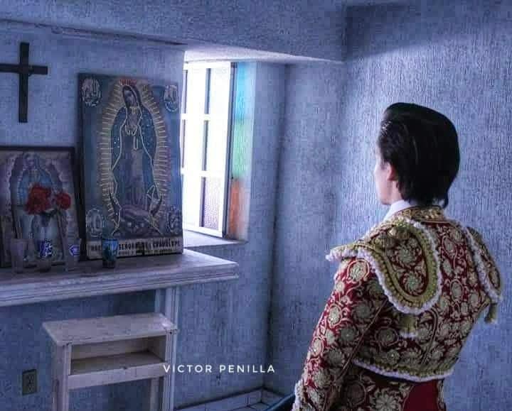 vmpenilla's tweet photo. Nuestra Señora de #Guadalupe, la #Virgen #torera de #México.
Los #toreros honran con veneración su imagen.
La #apoderada de México. https://t.co/Kuwwp8zlHn