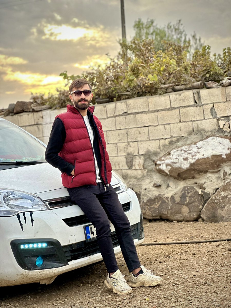 PozanMuhammed's tweet photo. Alışmak zaman alıyor, zaman ise herşeyi…✨ https://t.co/viss5brDAW