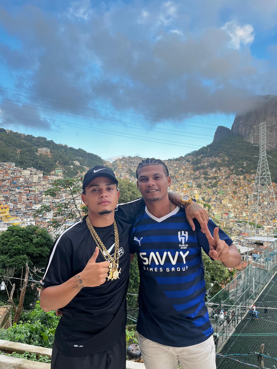 harleymc__'s tweet photo. Mais felicidade em conhece a favela da rocinha ❤️ https://t.co/HRdwBolYL7