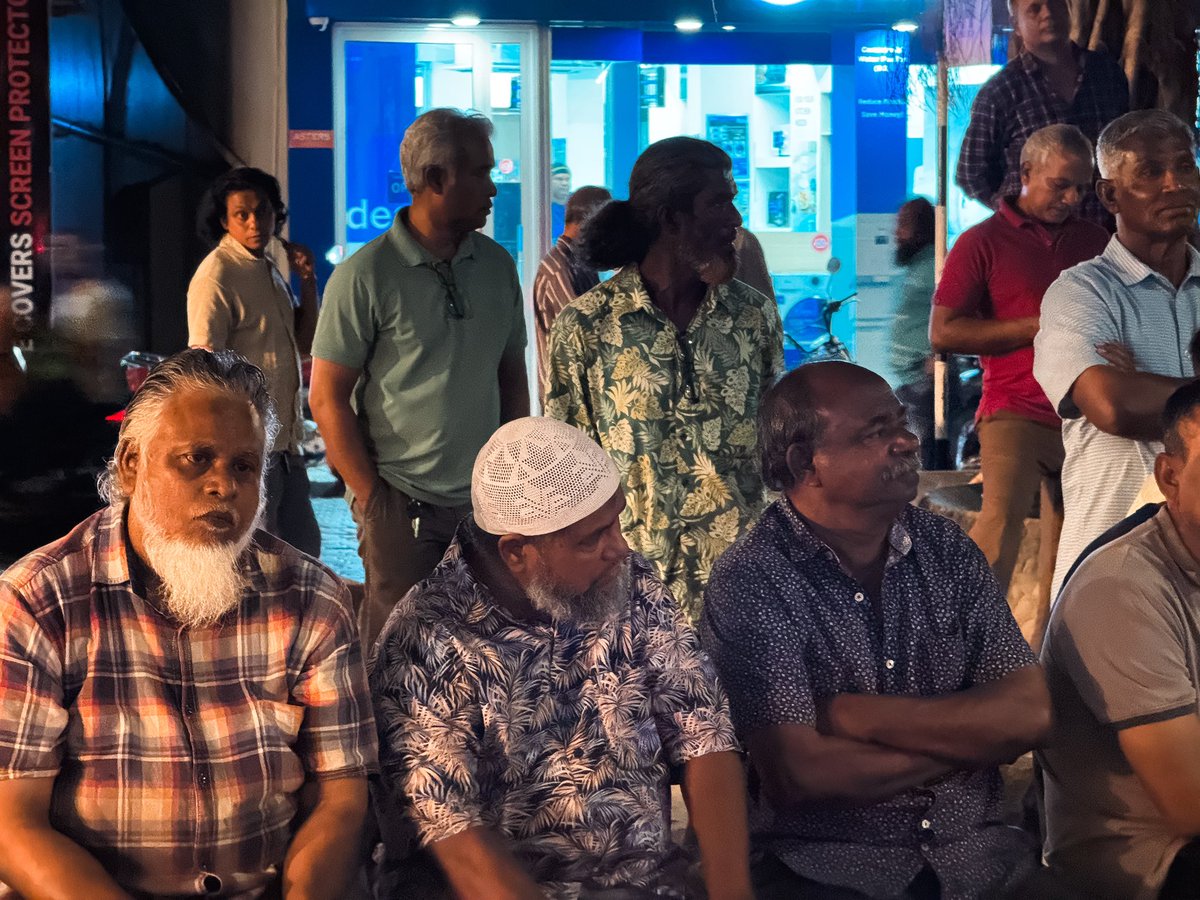 TheDemocratsMV's tweet photo. 📸 12 ޑިސެމްބަރު 2024، މާލެ - ސިލްސިލާ ކަންމަތީ ޖަލްސާތަކުގެ 3 ވަނަ އަދަދު: ގާނޫނުއަސާސީގެ ދިފާއުގައި.

މާފަންނު ބޮނޑިބަތްޕާކުން. https://t.co/3bKxTHj1L9