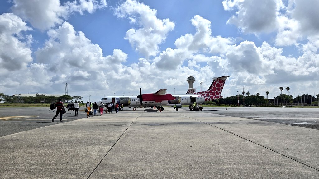moseskemibaro's tweet photo. Looking good, JamboJet and Samsung, looking really good! Photos taken on the Samsung Galaxy Z Fold 6. 

#JamboJet #FlyJamboJet #Samsung #GalaxyS24 #GalaxyZFold6 #FlightTime #Flying #JetSet #Nairobi #JKIA #Kenya #Africa #NoFilter

@SamsungMobileKE
@Samsung
@SamsungMobile @FlyJambojet
