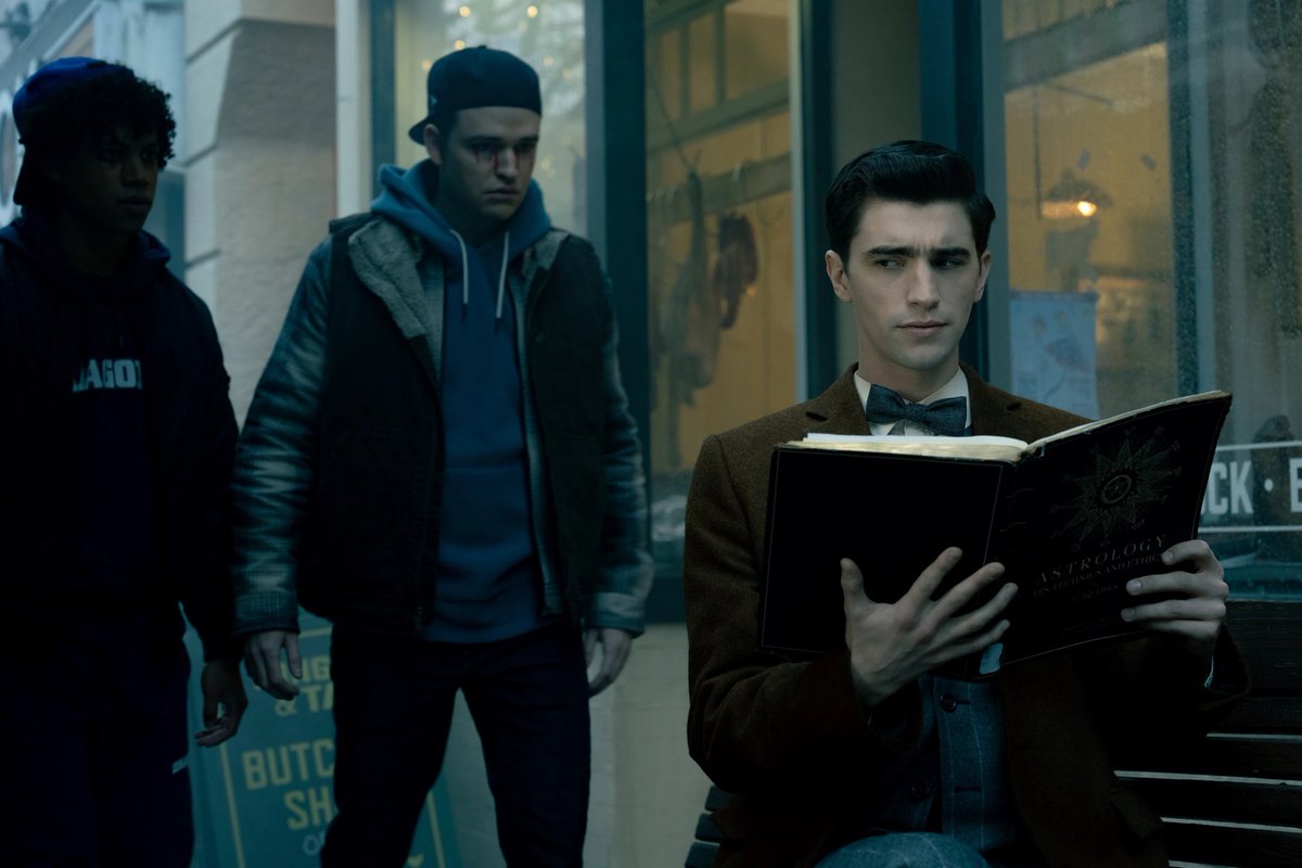 Daily unfriendly reminder…

Edwin reacted negatively to Brad &amp; Hunter because they reminded him of his bullies. Charles reacted positively because they reminded him of his friends (before they turned against him.)

#SaveDeadBoyDetectives #BrillsAndChills 

Better than yesterday?