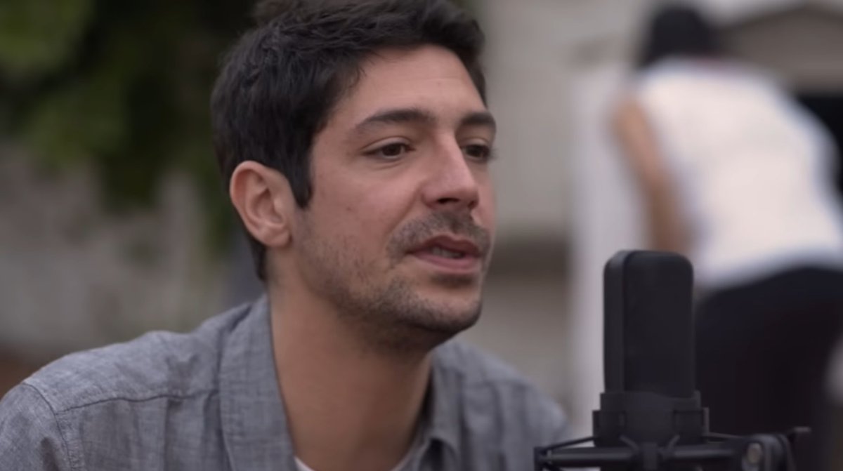 pedrostellaa's tweet photo. Porque el tipo de el kuelgue se parece tanto a caro pardiaco??????? 
Son iguales man https://t.co/RnzAXTQ1VC