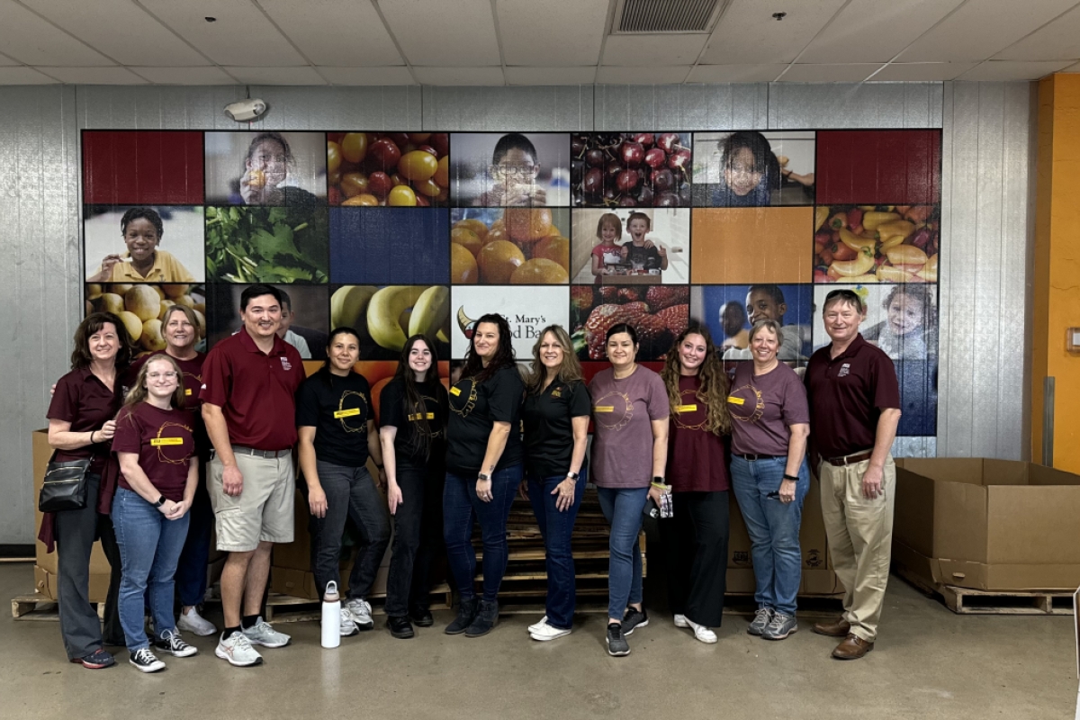 Arizona Board of Regents (@azregents) on Twitter photo To combat food insecurity in Arizona, <a href="/ASU/">Arizona State University</a> and <a href="/StMarysFoodBank/">St. Mary's Food Bank</a> are collaborating on a dashboard that will help optimize resource allocation to address disparities in food access.
The dashboard will provide detailed data about the needs of Arizonans : ow.ly/6gXm50UnV8N To combat food insecurity in Arizona, <a href="/ASU/">Arizona State University</a> and <a href="/StMarysFoodBank/">St. Mary's Food Bank</a> are collaborating on a dashboard that will help optimize resource allocation to address disparities in food access.
The dashboard will provide detailed data about the needs of Arizonans : ow.ly/6gXm50UnV8N
