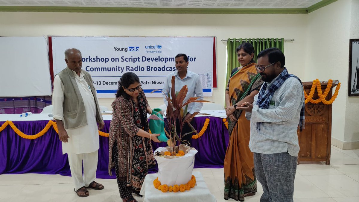 mdrajababa's tweet photo. Workshop on script development for community radio broadcast Organised by @YoungIndiaIN &amp; @UNICEF  on 12- 13  december 2024 At Yatri Niwas Konark @ShahAnsariLive @RojalinKonark @CRAIndiaLive @RadioBulbul @CMO_Odisha https://t.co/hs4G482e5l