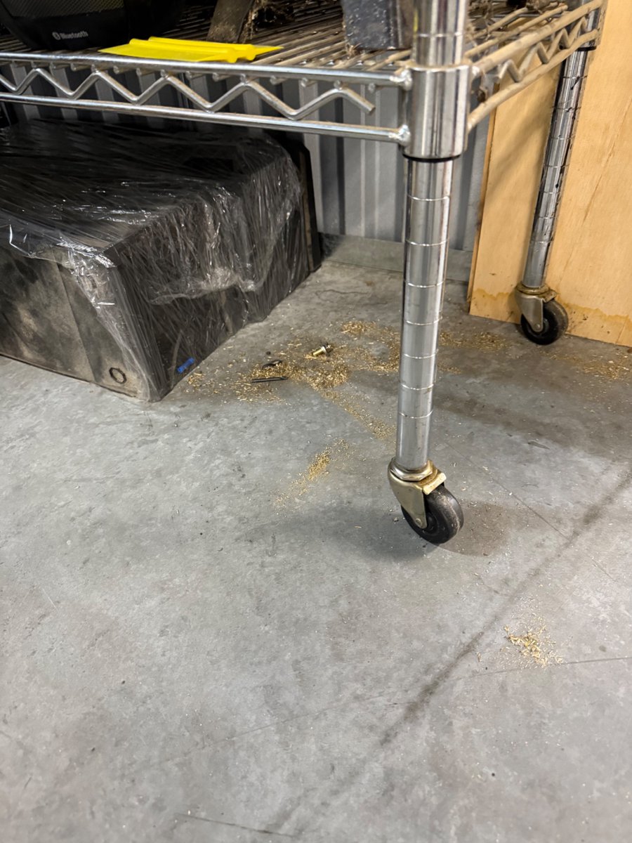 umtirigane's tweet photo. @extraspace This is unacceptable. This is the SECOND time our lock has been drilled off/through on your watch and this time people emptied and dumped out all of my deceased father’s boxes.  Employees say there are no cameras but I pass FOUR of them to get to my unit. https://t.co/CJRIKZIEt1