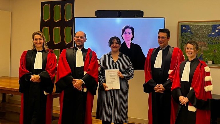 ED_DSP_UM's tweet photo. Félicitations à Sabrina Hammoudi du @CREAM_UMontpell pour la soutenance de sa thèse intitulée "les algorithmes et le droit administratif" ! 
Le jury était composé des Pr Lucie Cluzel-Métayer, Gweltaz Eveillard, @PascaleIdoux (dir), Aude Rouyère et de M. @ParisTimothee. https://t.co/27iCEMdo3f