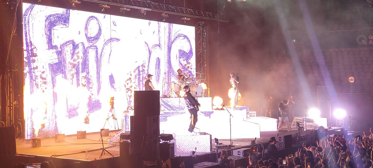 chase concert #chaseatlantic