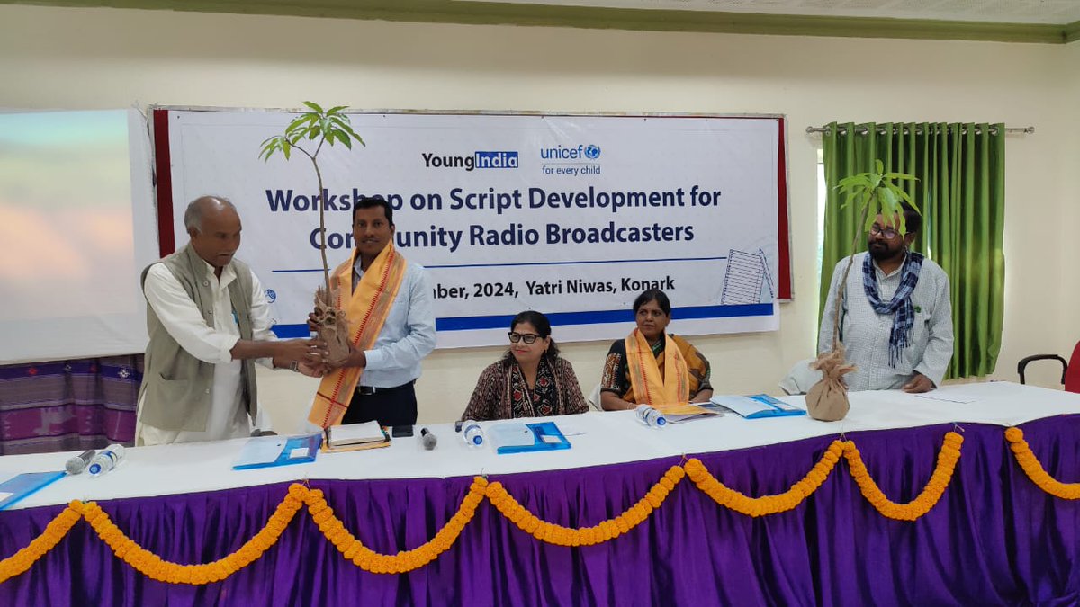mdrajababa's tweet photo. Workshop on script development for community radio broadcast Organised by @YoungIndiaIN &amp; @UNICEF  on 12- 13  december 2024 At Yatri Niwas Konark @ShahAnsariLive @RojalinKonark @CRAIndiaLive @RadioBulbul @CMO_Odisha https://t.co/hs4G482e5l