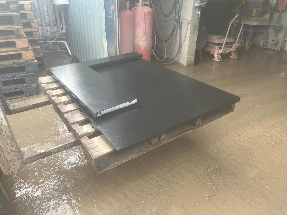 NaturalCutStone's tweet photo. Ready in time to BBQ the turkey! 🔥🎄

The last thing on your mind right now might be sizzling under the sun... but we couldn’t wait to share this stunning BBQ top crafted by our experts and leaving our workshop!

See our gallery here...
https://t.co/tQRWXeETHA
0115 965 2255 https://t.co/uIkcZZyp8C