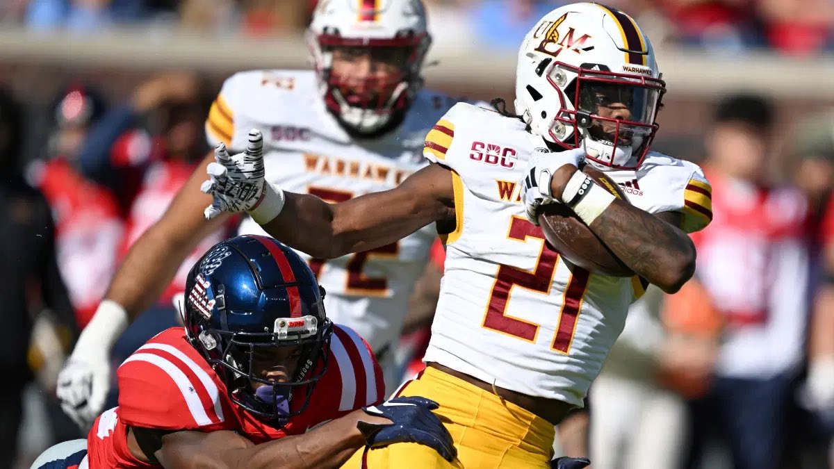 nigelasamoah1's tweet photo. All glory to God! After a great conversation with @SammyJ_ULM I’m blessed to receive my first D1 offer form @ULM_FB 

@willvapreps @vaprepsrivals
@maxprepsva @hatfieldsports @edobriencfb @swiltfong247
@briandohn247 @adamgorney
@BrandonHuffman https://t.co/BF9S4EYouT