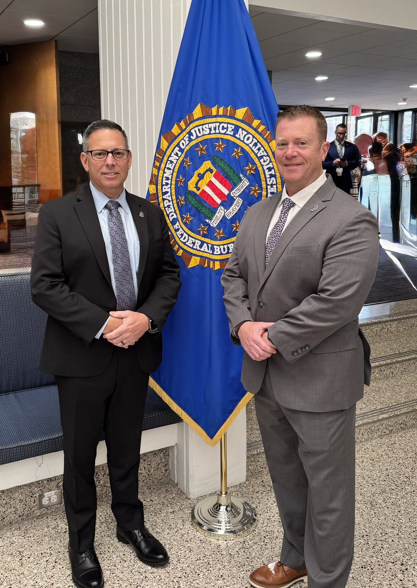 Ramapo_PD's tweet photo. 🎉 Congrats to Special Ops Lt. Blaine Howell!

On Dec. 12, 2024, Lt. Howell graduated from the prestigious FBI National Academy (292nd Session) in Quantico, VA. He joins 3 other RPD leaders as alumni! #FBINationalAcademy https://t.co/C2dIuVvopT
