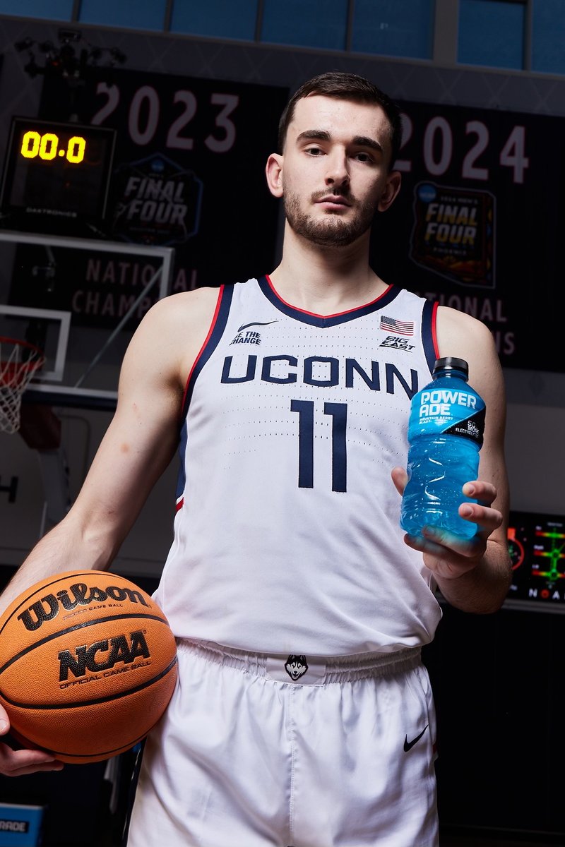 .<a href="/caleb2love/">Caleb Love</a> and <a href="/AlexKaraban/">Alex Karaban</a> have signed deals with <a href="/POWERADE/">POWERADE</a>, two of only three collegiate basketball players to sign with them this year. 🔋

#PSEmktg | #NIL