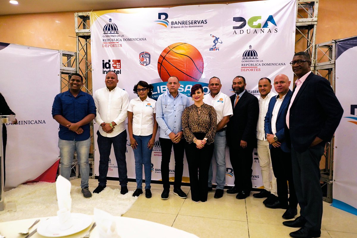 keylaReyna04's tweet photo. COMPROMISO CON EL DEPORTE

Queremos expresar nuestro más profundo agradecimiento a Agustín Mato por la invitación a participar en la escena junto a los talentosos atletas que estarán compitiendo en el Sexto Torneo de LIBASADO.

El deporte es un pilar fundamental para el desarrollo de una sociedad, fomentando no solo la salud física, sino también valores como el trabajo en equipo, la disciplina y la perseverancia. Este torneo anual es un ejemplo vivo de cómo el deporte transforma vidas, especialmente aquí, en Santo Domingo Oeste, brindando a nuestra juventud un espacio donde cultivar una mente sana y enfocada en el crecimiento positivo.

Los éxitos de las ediciones anteriores nos llenan de confianza de que este nuevo capítulo será igual de exitoso, sirviendo como modelo no solo para nuestra comunidad, sino también para la República Dominicana en su totalidad.

¡Aplaudimos esta iniciativa y reafirmamos nuestro compromiso de apoyar todo aquello que inspire a nuestros jóvenes a alcanzar su máximo potencial! 🙌⚽🏀🏆

#LIBASADO2024 #DeporteEsVida #SantoDomingoOeste #JuventudConFuturo