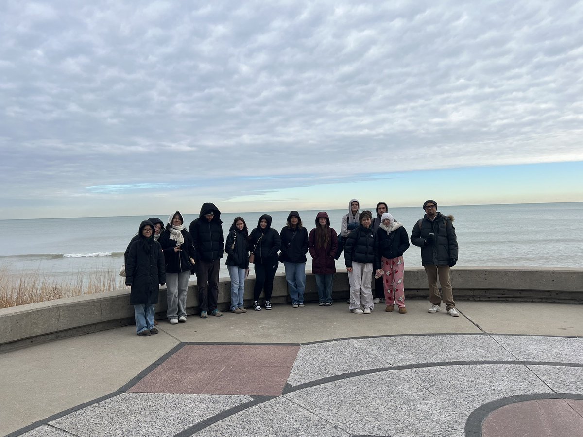 Taft_HS's tweet photo. 🦅 Senior Seminar Students braved the cold for an unforgettable trip to Loyola University! Students toured the beautiful campus, connected with the community, and gained valuable insights into their academic programs! Go Eagles! #LearnPlanSucceed @ChiPubSchools https://t.co/10kecrFzNu