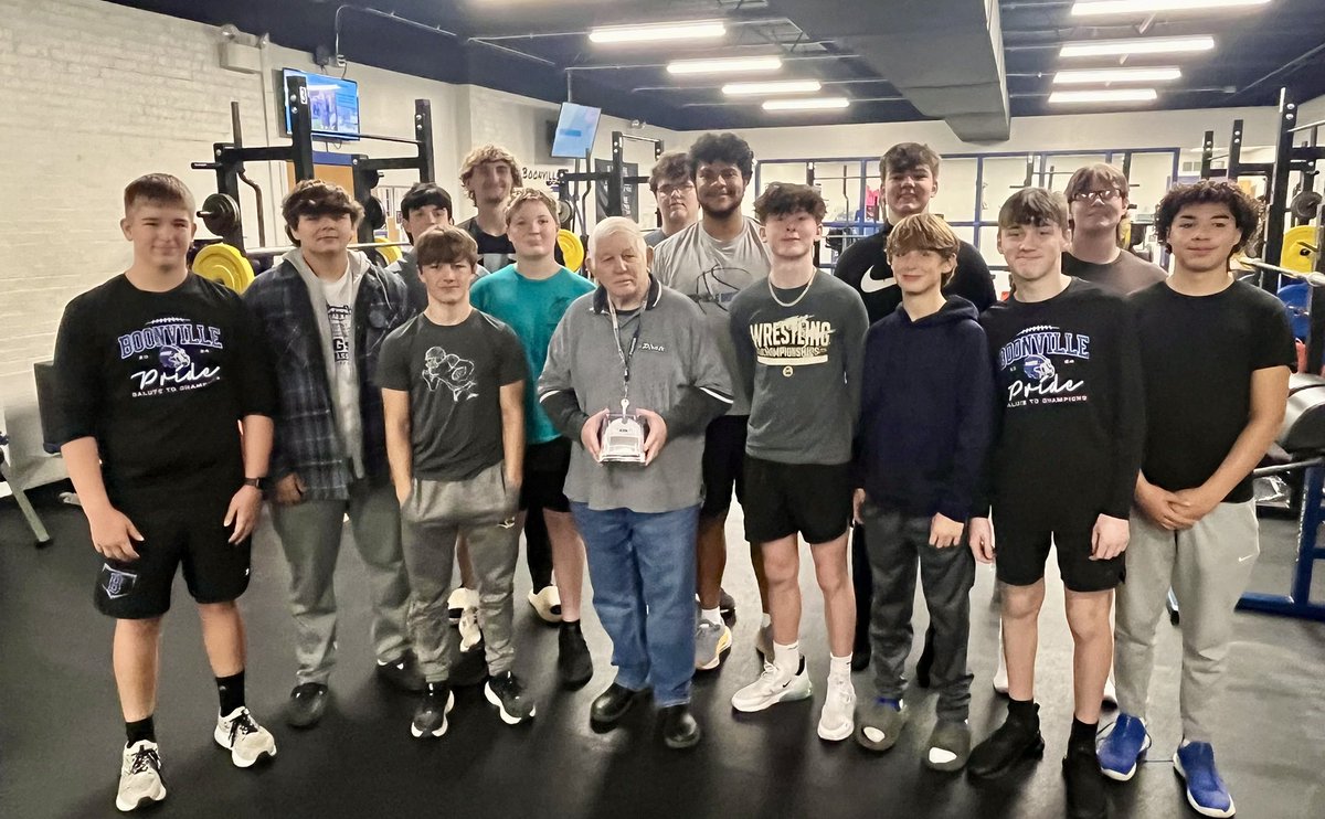 coach_hough's tweet photo. THANK YOU Coach Jack McCush for your service,pride and commitment as a Marine,Boonville Pirate Teacher/Coach and season ticket holder Chiefs Fan. One of the best was selected by @RiddellSports @FlackPreston and gifted this @Chiefs Salute to Service Mini Helmet. #servantleader https://t.co/i2CRMV5au1