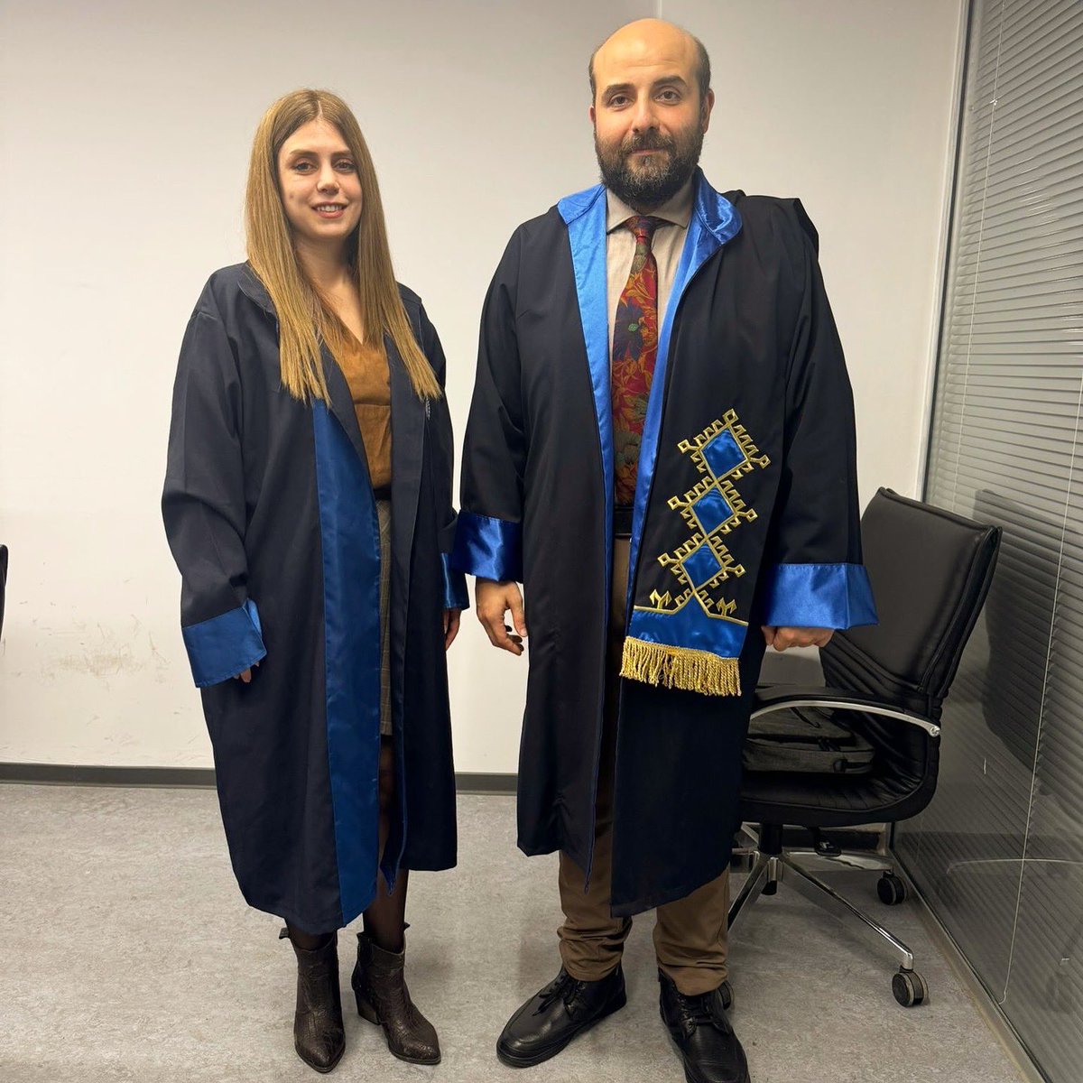 Tez danışmanlığını yaptığım Radyo TV Bilim Dalı Doktora öğrencim ve asistanım Arş. Gör. Ferhan Kılınç doktorasını başarıyla tamamlamış ve PhD unvanını almaya hak kazanmıştır. Kendisini tebrik eder, jüride yer alan kıymetli hocalarıma teşekkür ederim.