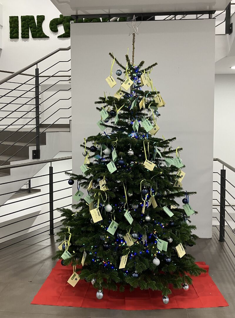 IngramMicroInc's tweet photo. Our @IngramMicroDE team is working to make children's eyes light up.💫 Our DEIB team and employee advisory board have again and set up Christmas wish trees to support children and young people from socially disadvantaged families #ingrammicro #ingrammicrogermany https://t.co/P3614C29bO