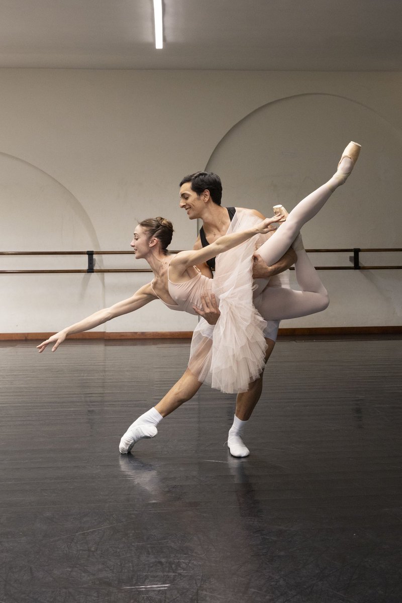 danilonotaroo's tweet photo. It’s tiiime for “The Nutcracker” at @teatrosancarlo ✨
December 20th, 27th and 29th
#ballet #Nutcracker https://t.co/oTBefOAZsA