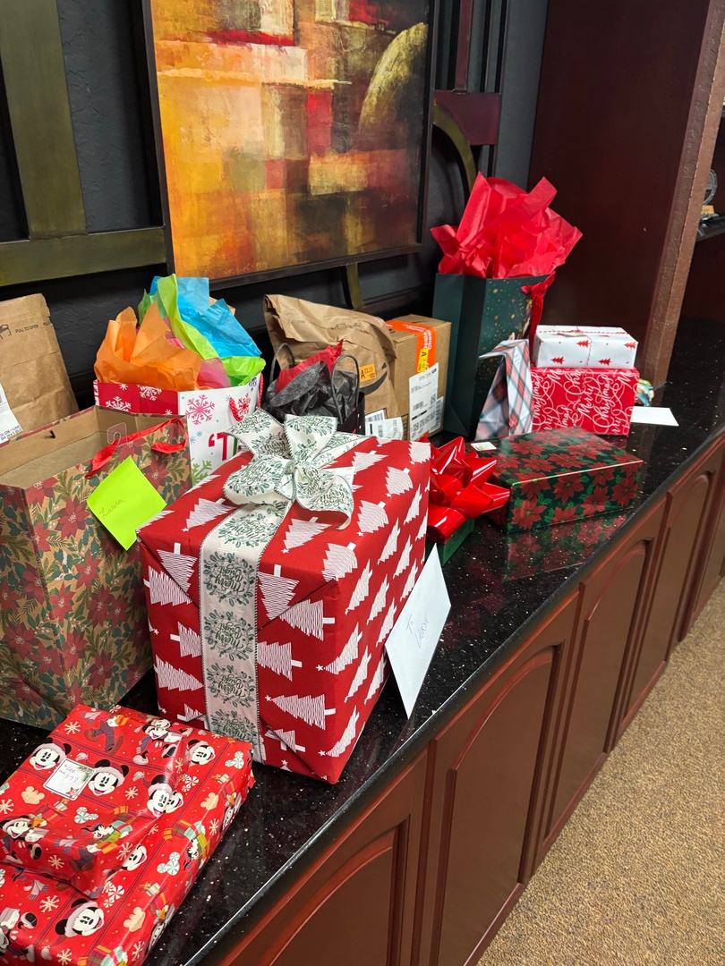 NetSourceMedia's tweet image. Our team had a blast with a Secret Santa gift exchange this week! 🎄 Thoughtful gifts and festive fun all around 🎁