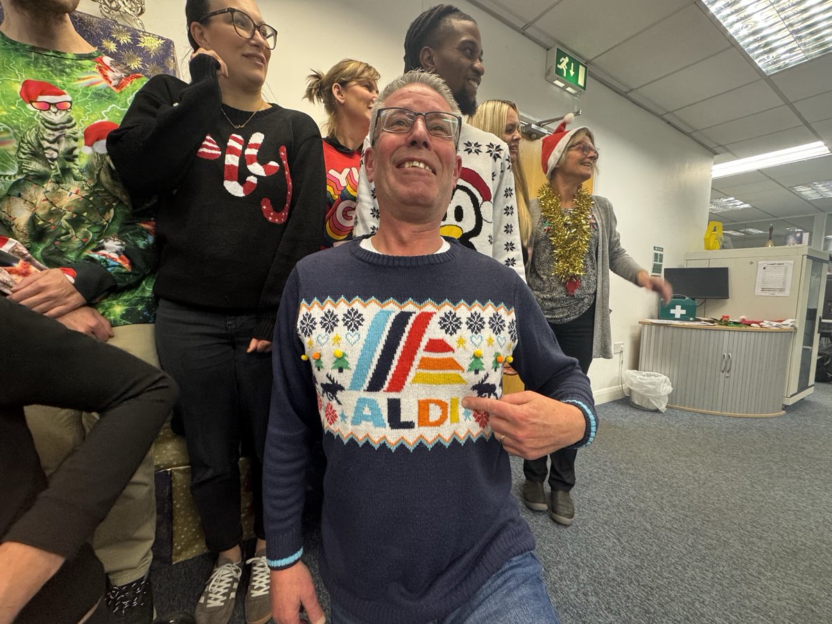 HS Direct tweet media