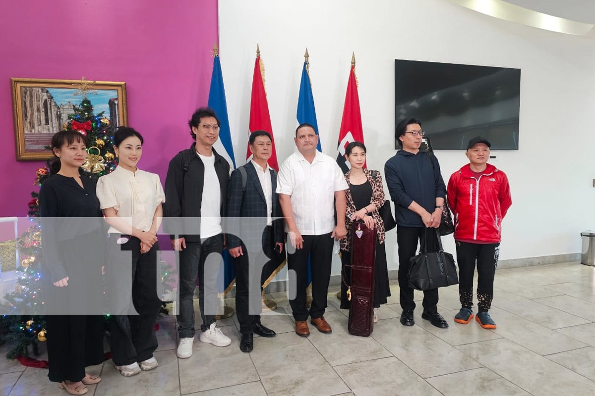 #AHORA | Un grupo de talentosos músicos de la República Popular China 🇨🇳 ya está en Nicaragua 🇳🇮 para ofrecer conciertos gratuitos 🎻🎤 en Granada y Managua. Esta iniciativa cultural busca fortalecer los lazos de amistad entre ambos países.  

#Nicaragua #China