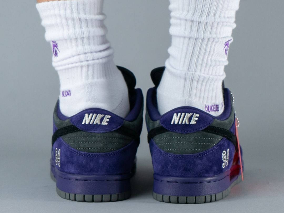KicksFinder's tweet photo. ON FOOT LOOK: Supreme x Nike SB Dunk Low “Ink/Black” 🪻 

🗓️ May 2025
📝 HQ8487-500 (MENS)
💰 $135 USD
📸 IG: yankeekicks 
💵COP OR 🚮DROP? https://t.co/E8tfTWuEwq