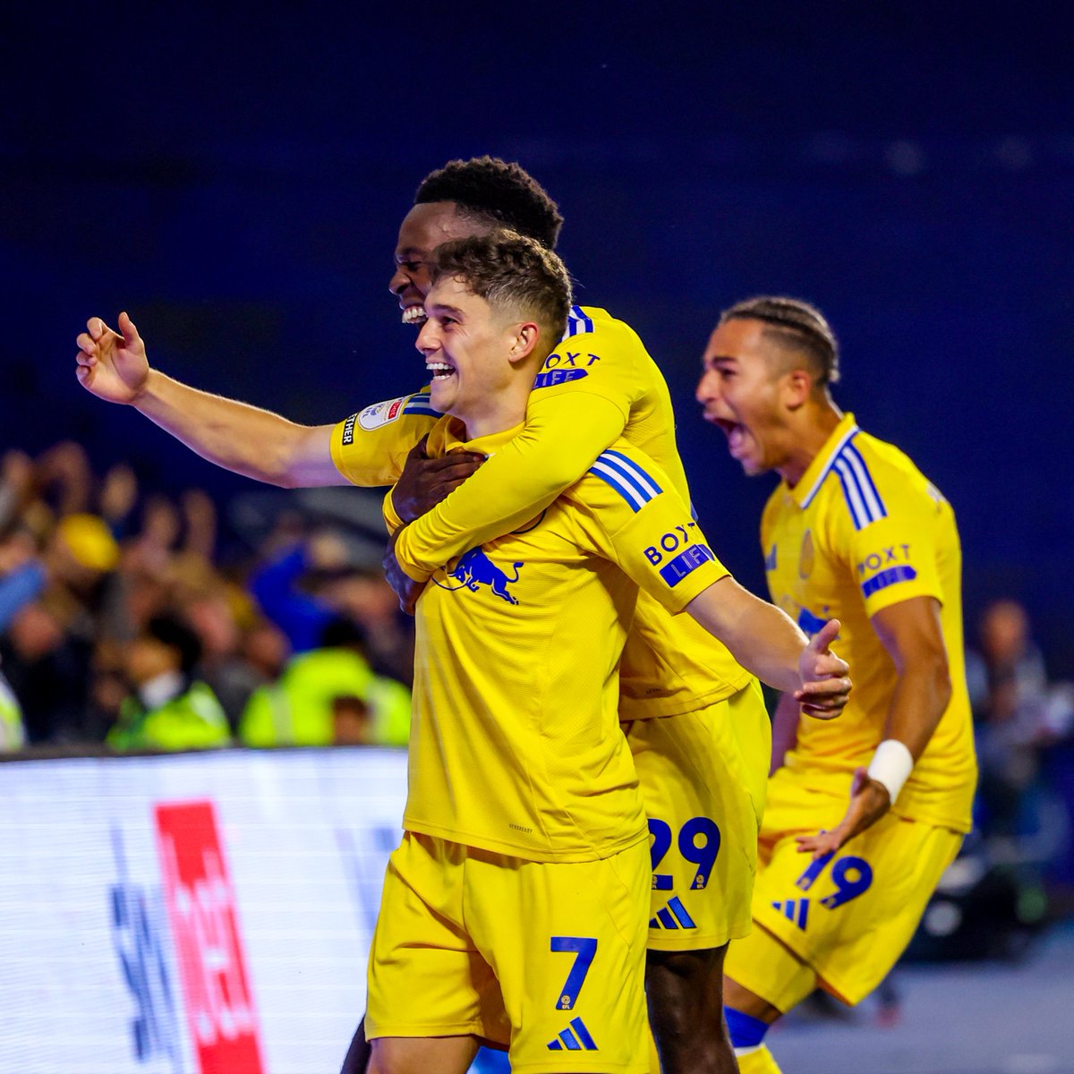LUFCes's tweet photo. Todo 𝘼𝙯𝙪𝙡 𝙮 𝙊𝙧𝙤 💙💛

¡Feliz día para los hinchas de Boca! 👏 https://t.co/I1O7jV4He1