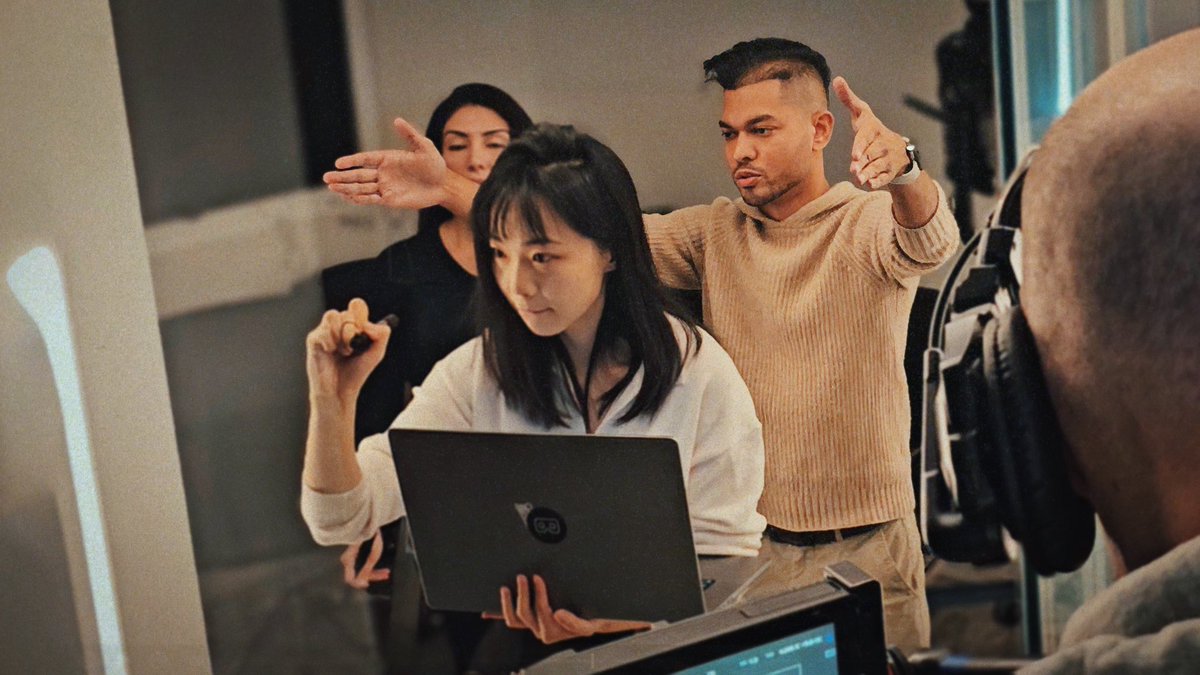 shiblee's tweet photo. It's been too long since I've shared a glimpse into the amazing work we're doing at @Google! It was an incredible opportunity to collaborate with my talented and passionate team, bringing cutting-edge #AR and #XR technology to the forefront. https://t.co/yTkZwf7Fv7