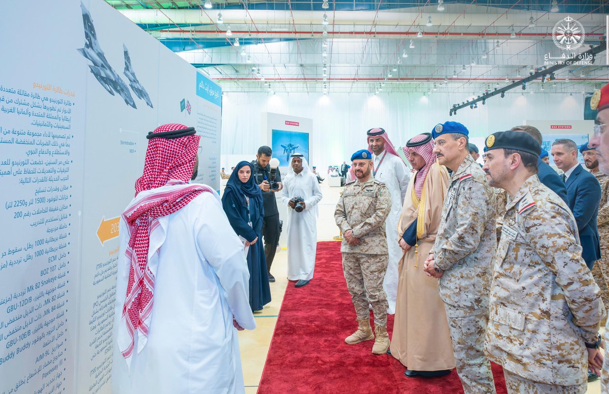 #القوات_الجوية تحتفي بالذكرى الخمسين لأول رحلة جوية لطائرة «تورنيدو»، بحضور معالي رئيس هيئة الأركان العامة، ومعالي مساعد وزير الدفاع.

mod.gov.sa/MediaCenter/Mi…